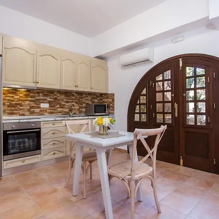 Kamara Antica Nyaraló *